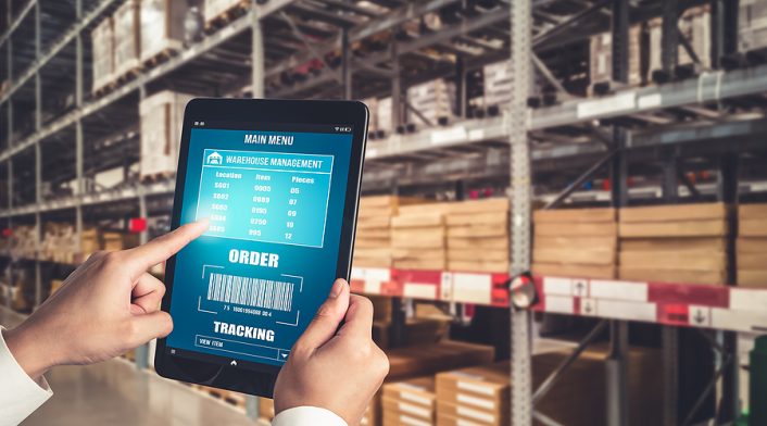 Warehouse manager using an innovative software to manage the supply chain